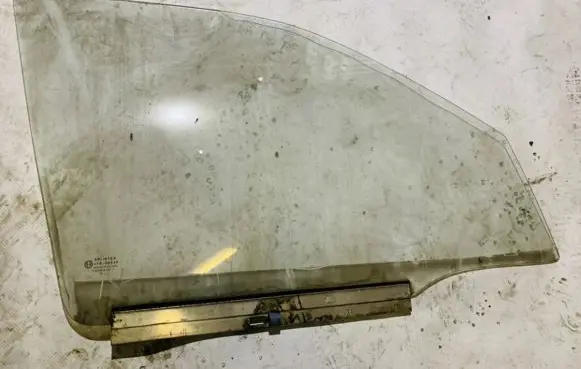 Opel Vectra A Front door window glass four-door
