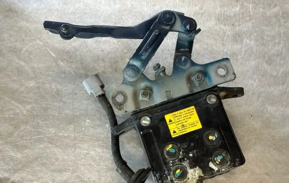 Hyundai Santa Fe Bonnet Pedestrian Airbag Actuator 791502W000
