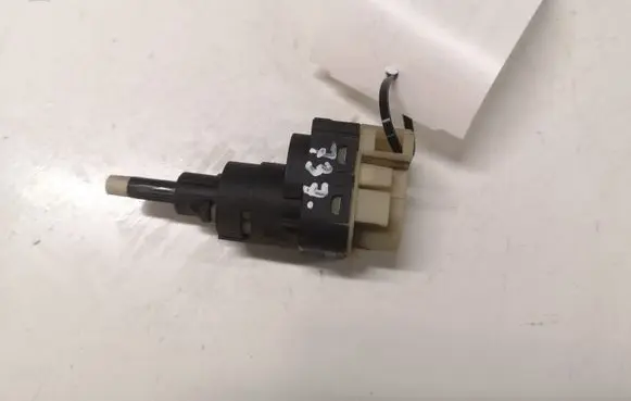 Volkswagen Golf V Brake pedal sensor switch 52500533 JL52500533