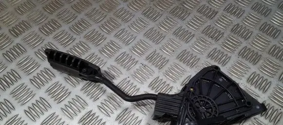 Honda CR-V Accelerator throttle pedal 31309K25