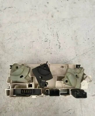 Toyota 4 Runner N180 Climate control/heater control trim 
