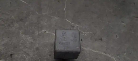 Fiat Seicento/600 Fuel pump relay 7686773