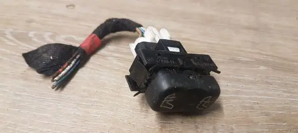 Mercedes-Benz ML W163 Seat heating switch 03100620 1638200210