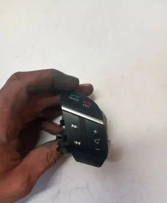 Volvo XC90 Steering wheel buttons/switches 30710708