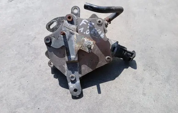 Ford Fiesta Vacuum pump CM5G2A451GA