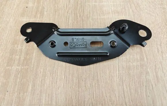 Volkswagen Amarok II Spare wheel mounting bracket N1WB13E003AA