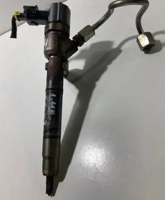 Hyundai i40 Fuel injector 0445110411