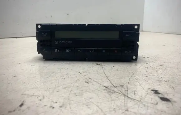Volkswagen PASSAT B5.5 Climate control unit