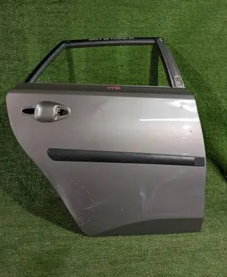 Toyota Auris E180 Rear door 