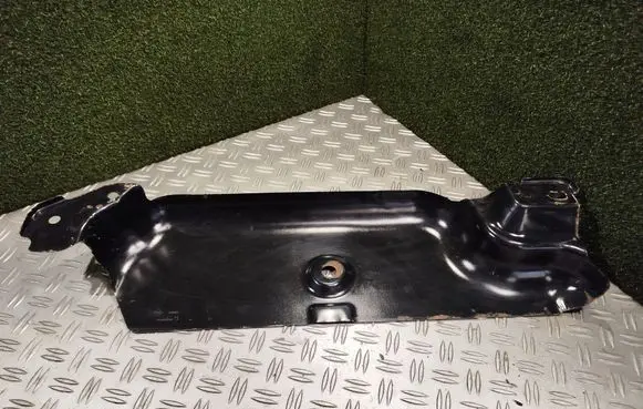 Mercedes-Benz Citan II W420 Fuel tank bottom protection 747617953R
