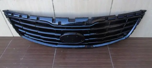 KIA Sportage Front bumper upper radiator grill 863503U510