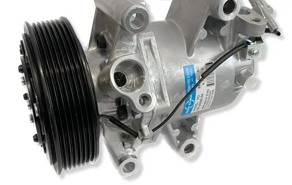 Isuzu D-Max Air conditioning (A/C) compressor (pump) 92600F120A 8983842610