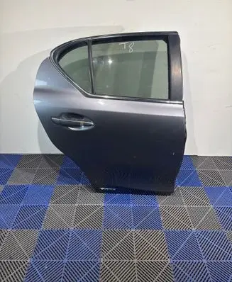 Lexus CT 200H Rear door