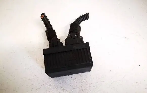 Opel Astra J Glow plug pre-heat relay 55557761 51299045