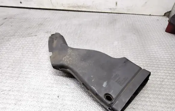 Audi A4 S4 B6 8E 8H Air intake duct part 8E0129618D