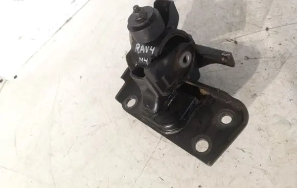 Toyota RAV 4 (XA30) Engine mount bracket