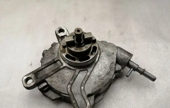 Toyota Avensis T250 Vacuum pump 293000R010