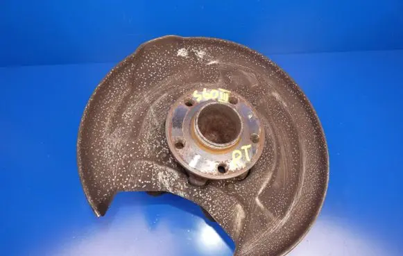 Volvo S60 Rear wheel hub 31681580