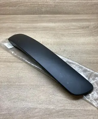 Rear bumper trim bar molding