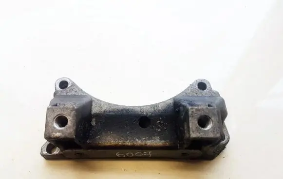 Mercedes-Benz C AMG W204 Engine mounting bracket A1402421340