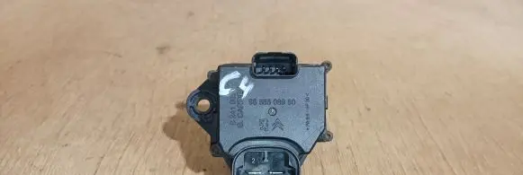 Citroen C4 I Coolant fan relay 9658508980 8241005