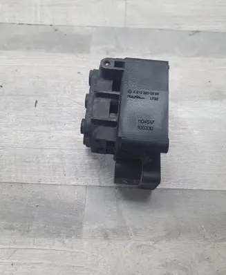 Mercedes-Benz ML AMG W164 Air suspension valve block A2123200358 100330 104517