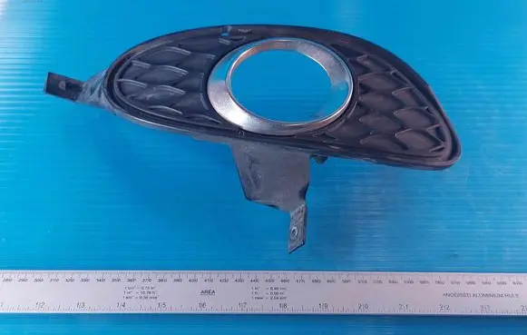 Mercedes-Benz CLS C219 Front fog light trim/grill A2198850623 13648