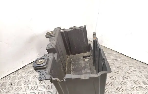 Battery box tray