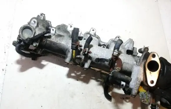 Nissan X-Trail T30 Intake manifold nl0789