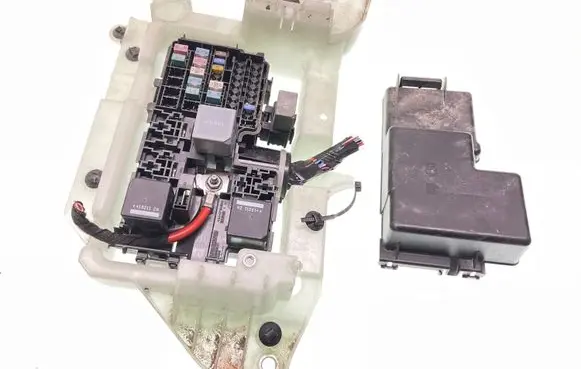 Volvo XC60 Fuse module 31384034 31443497