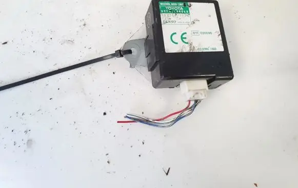 Toyota Avensis Verso Door control unit/module 8974144060 1513007220