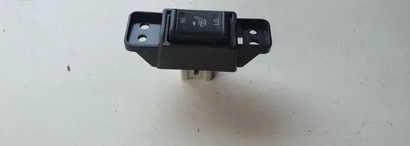 Nissan Leaf I (ZE0) Seat heating switch