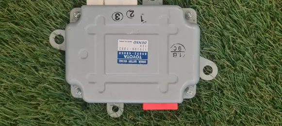 Toyota RAV 4 (XA40) Battery control module 8989248050
