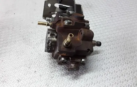 Peugeot 207 Fuel injection high pressure pump 0445010102 9656300380