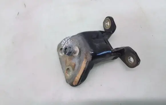 Mercedes-Benz ML W163 Front door upper hinge