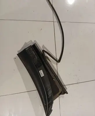Toyota Yaris Wiper trim