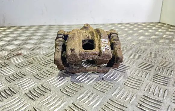 Honda CR-V Rear brake caliper