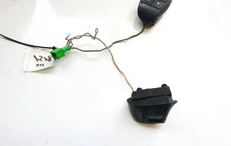 Steering wheel buttons/switches