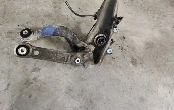 BMW 7 G11 G12 Front wheel hub spindle knuckle