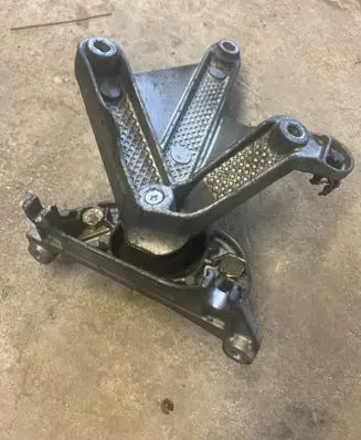Renault Megane II Gearbox mount 8200209324
