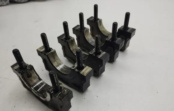 Toyota Avensis T270 Crankshaft Holder 7797928