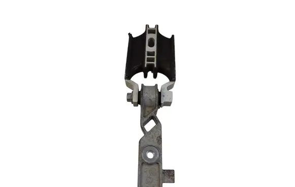 Volvo XC90 Engine mount bracket 31359890 AD7VM P31330594