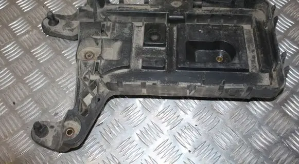 Volkswagen PASSAT B6 Battery tray 1K0915333C