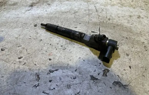 Mercedes-Benz E W211 Fuel injector