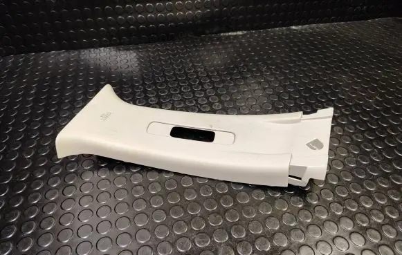 Nissan Leaf I (ZE0) (B) pillar trim (top) 769143NA0A