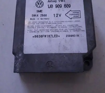 Volkswagen Golf IV Airbag control unit/module 1J0909609