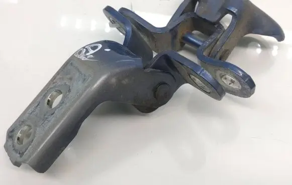 Toyota Auris E180 Front door upper hinge