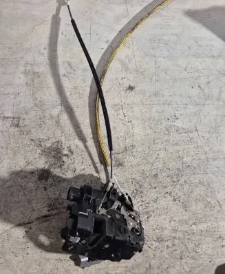 Audi A6 S6 C5 4B Front door lock PA66307GF