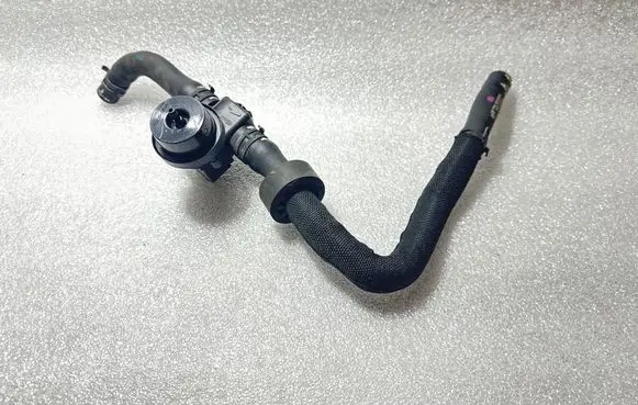 Porsche Cayenne (92A) Engine coolant pipe/hose 7P5122049B