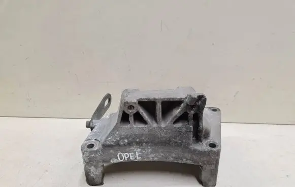 Opel Meriva A Engine mounting bracket 55194807